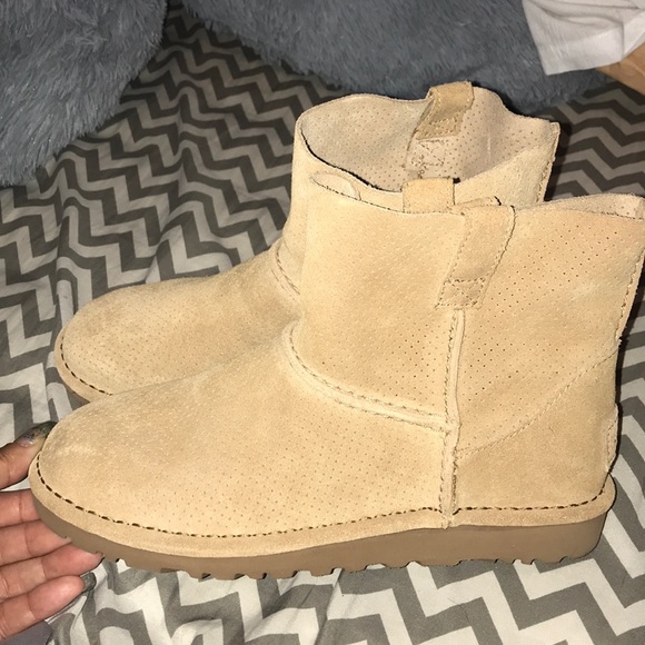 UGG Shoes - UGG